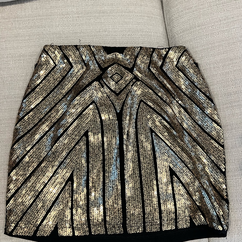 Sequined gold and black stretchy skirt !!